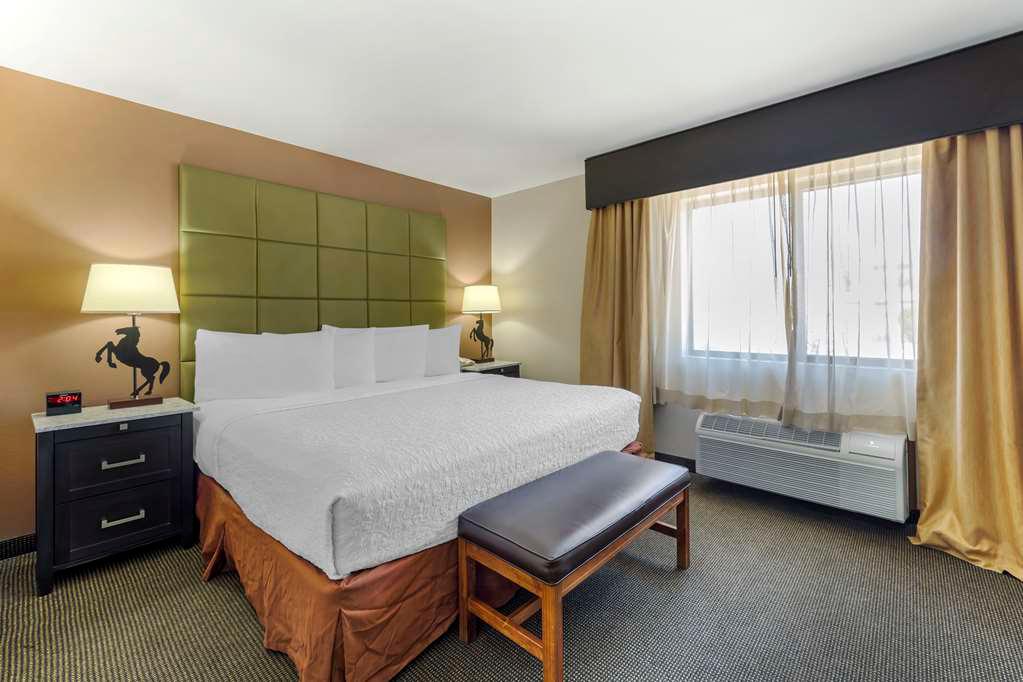 Фото Best Western Plus Country Inn & Suites