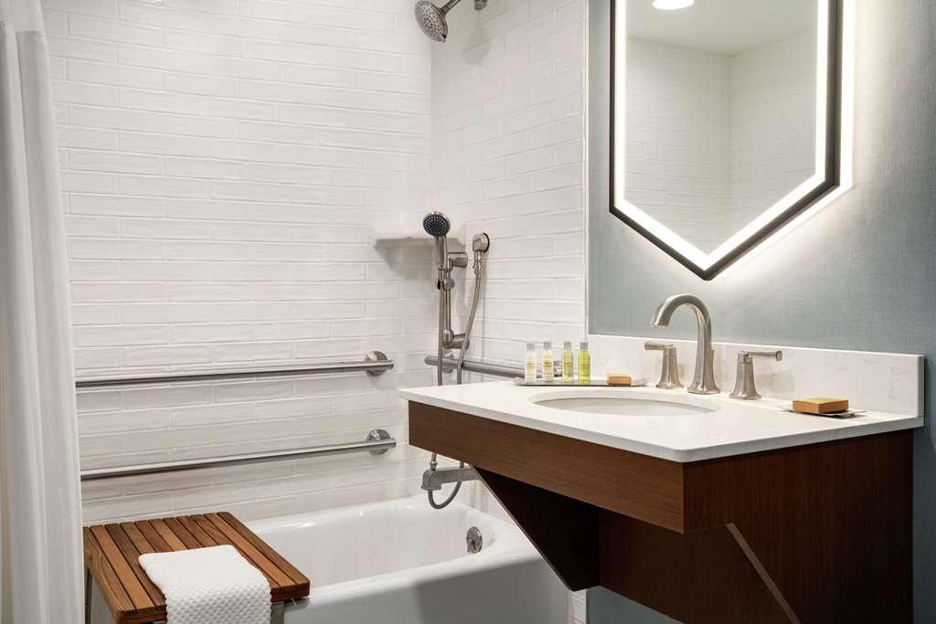Фото DoubleTree by Hilton Ocean City Oceanfront
