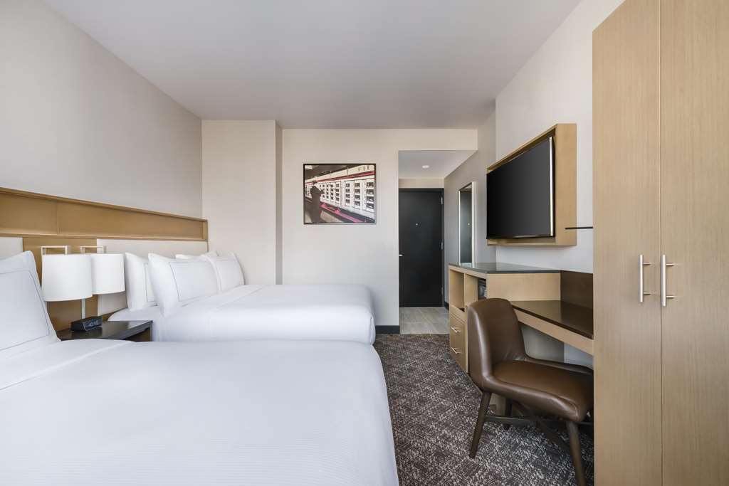 Фото Doubletree by Hilton New York Times Square South
