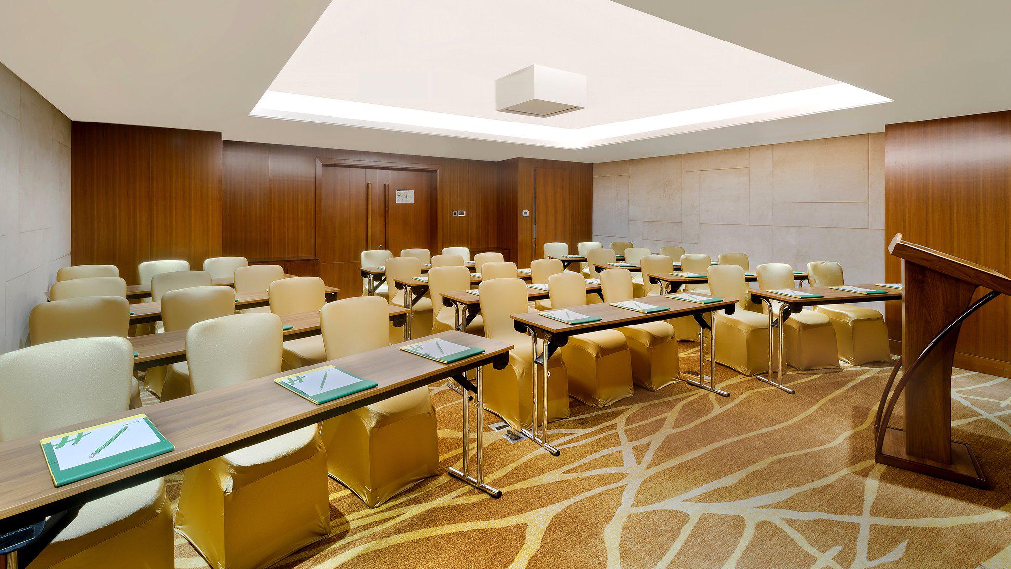 Фото Holiday Inn Dhaka City Centre