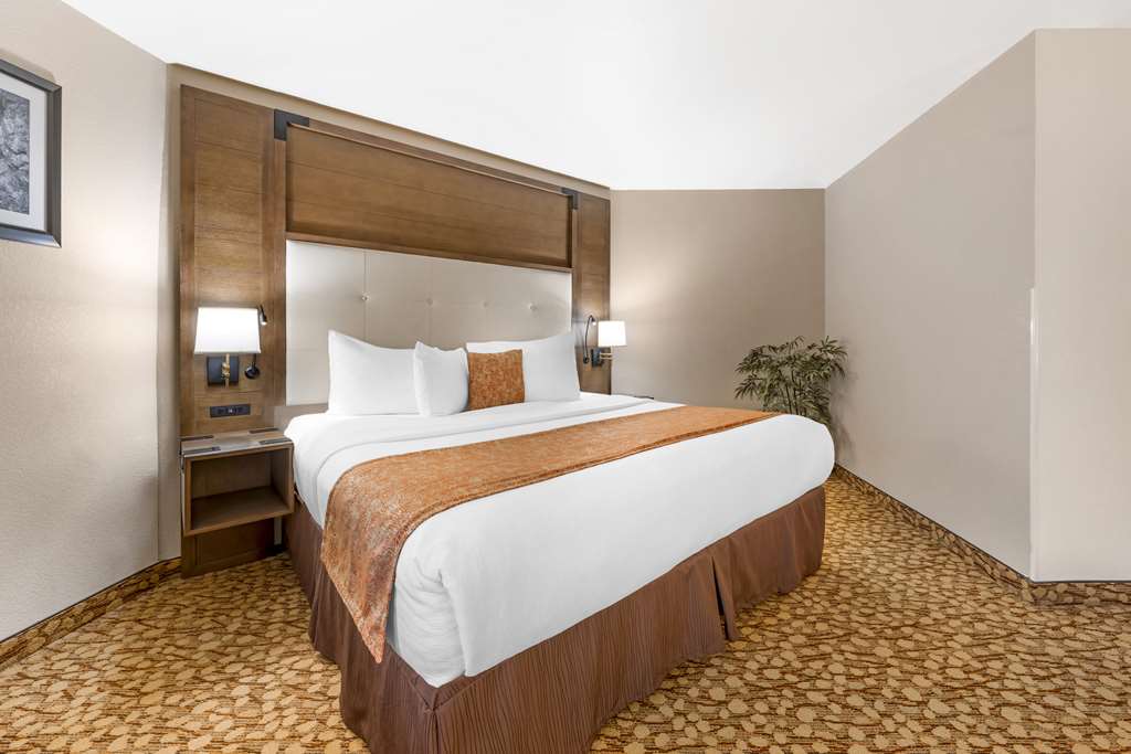 Фото Best Western Plus Mill Creek Inn