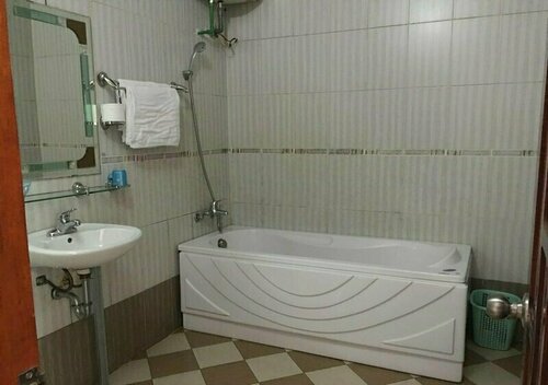 Гостиница Hoang Gia 1 Hotel в Хатини