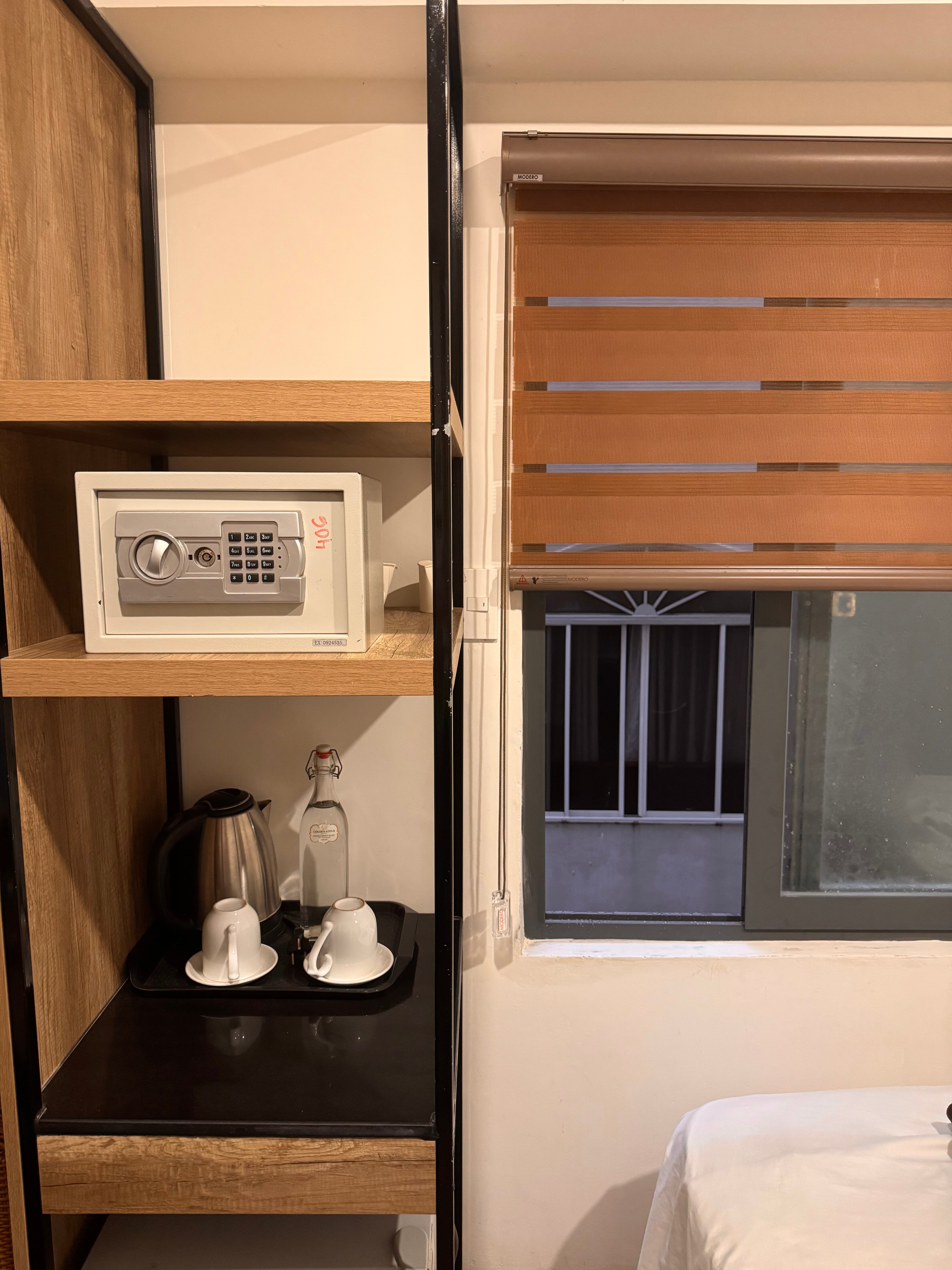 Фото Golden Lotus Hotel