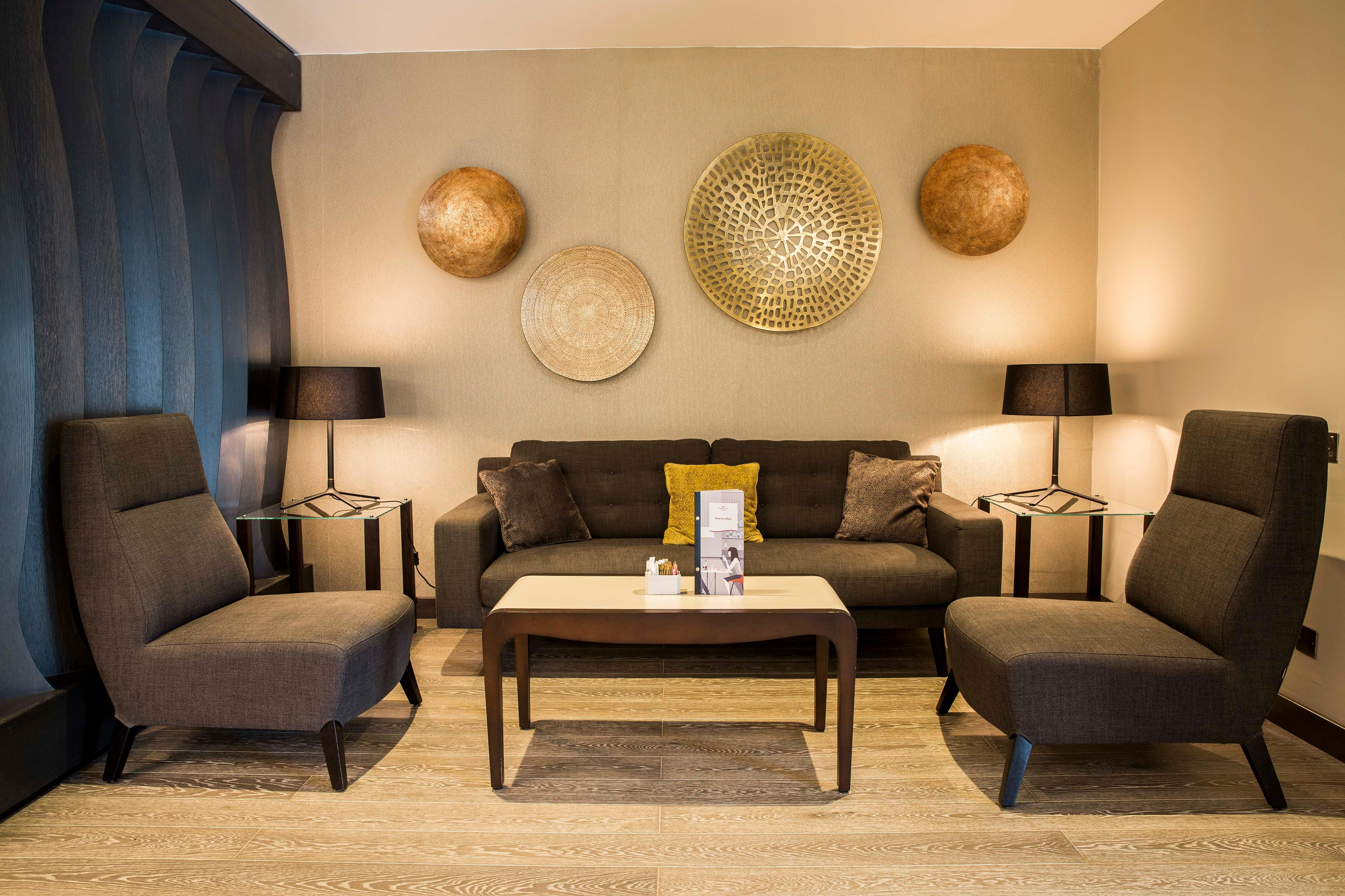 Фото Crowne Plaza Basingstoke