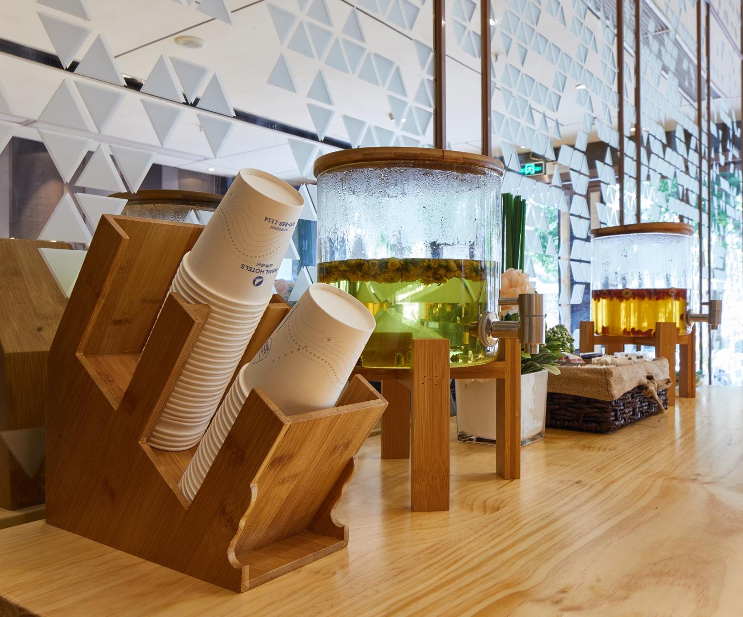 Фото Insail Hotels - Luohu Dongmen Shenzhen