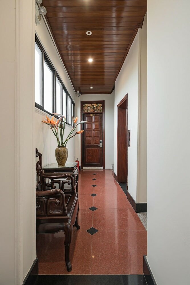 Фото Hanoi Little Town Hotel