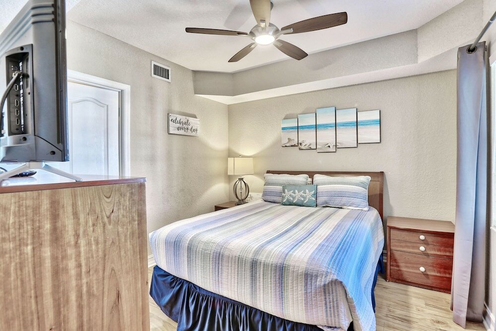 Фото Crystal Palms Beach Resort