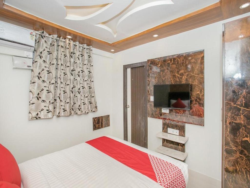 Фото Oyo 11915 Varcity Park