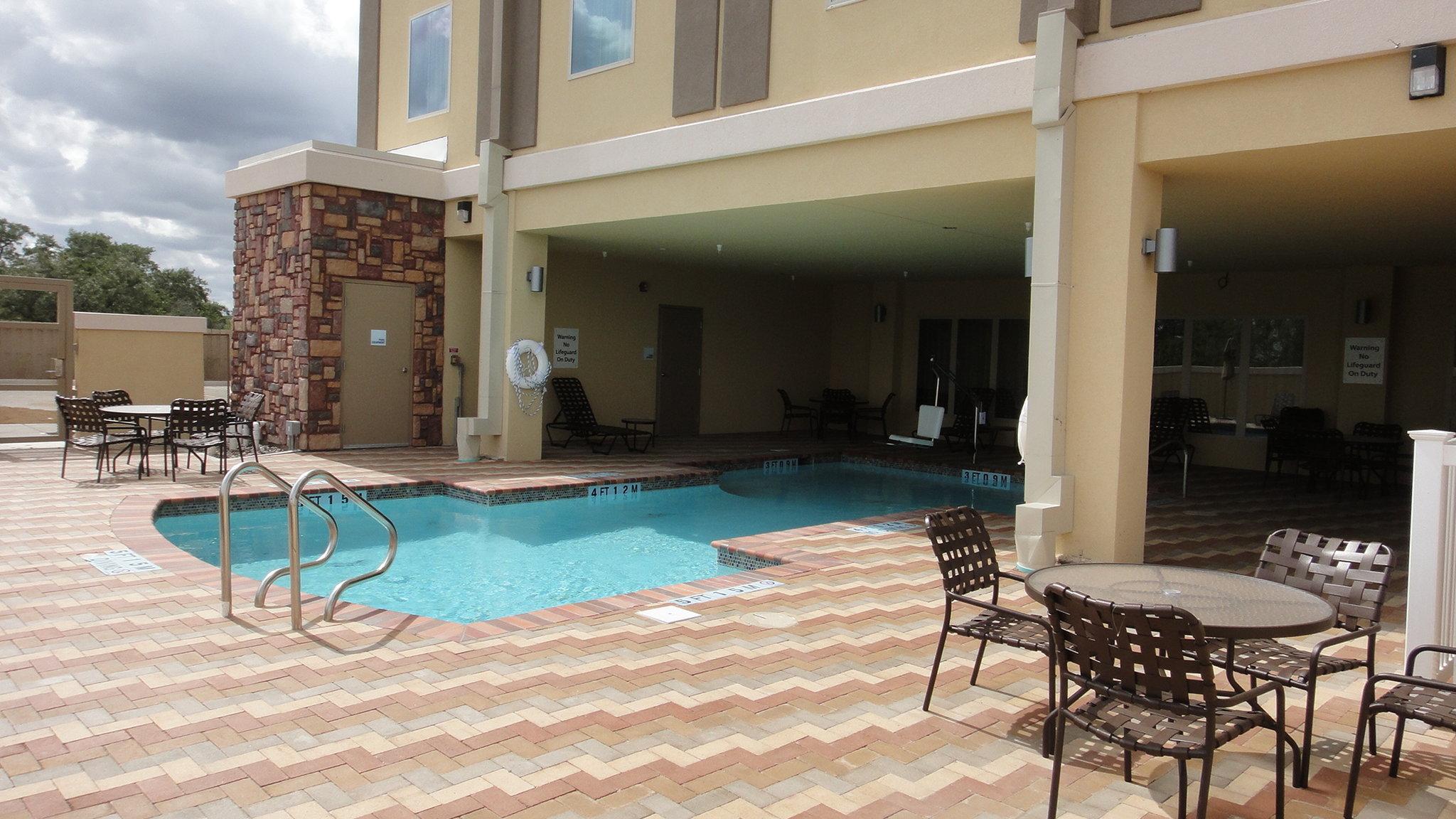 Фото Holiday Inn Express and Suites George West, an Ihg Hotel