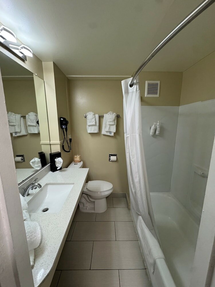 Фото Travelodge by Wyndham Klamath Falls