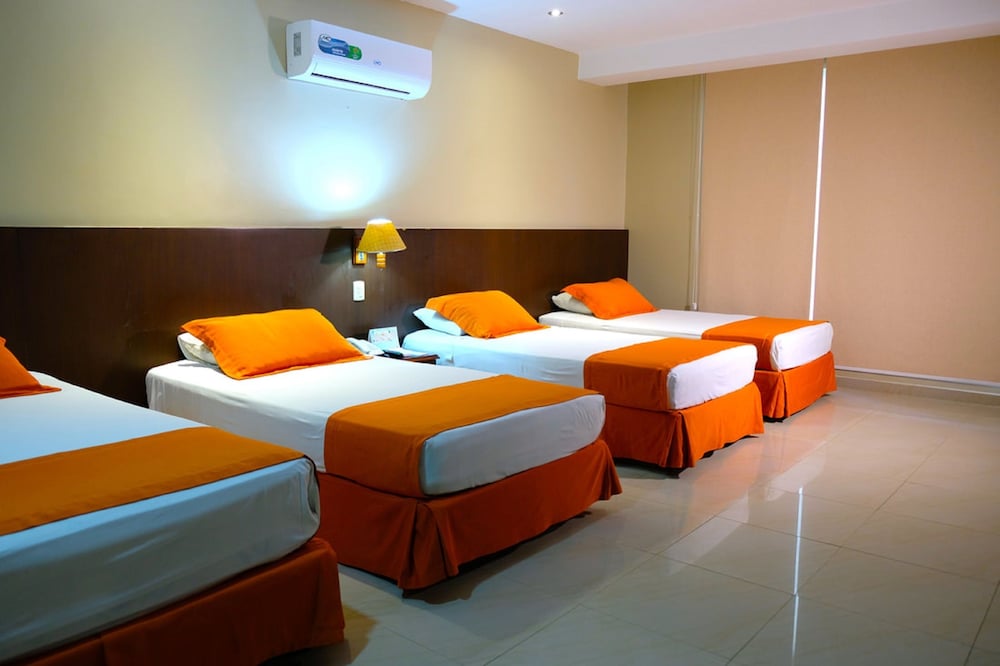 Фото Hotel Los Almendros