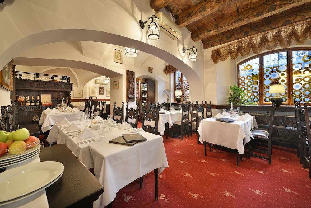 Фото Hotel U Tri Pstrosu