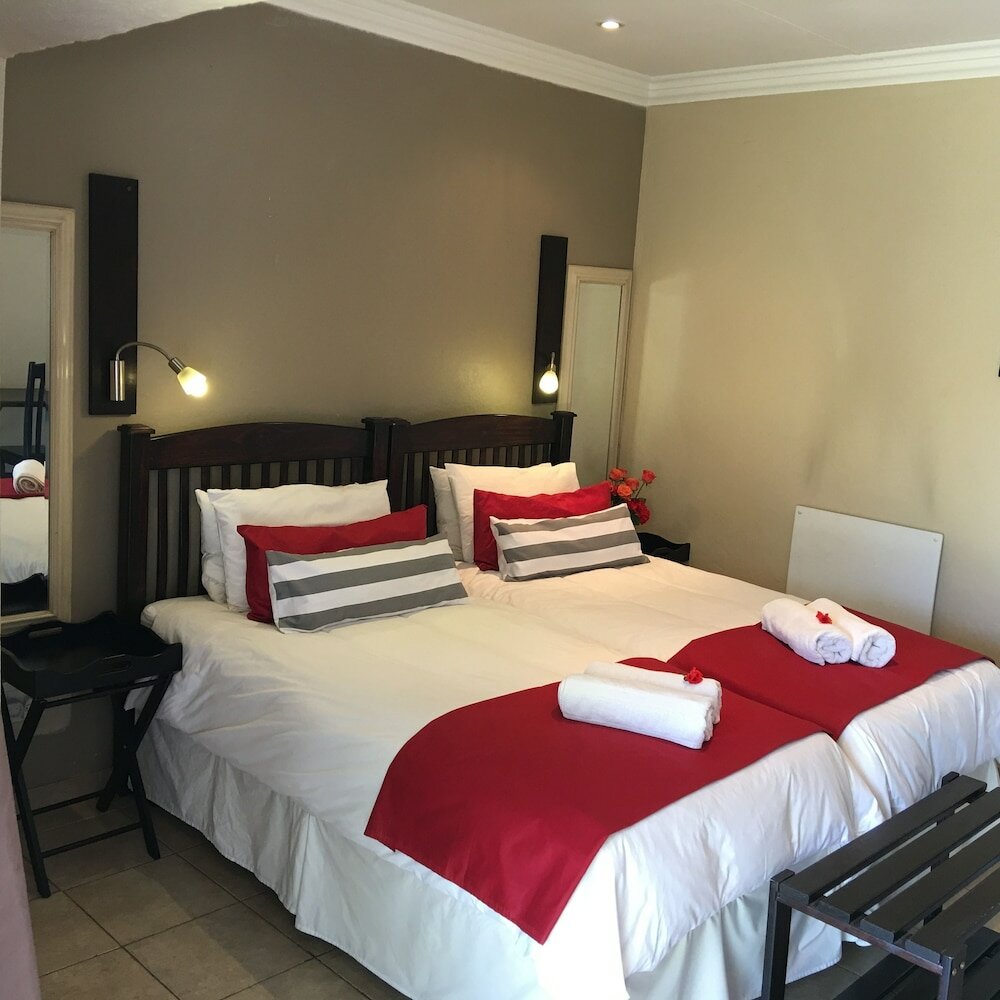 Фото 3Liebeloft Guest House