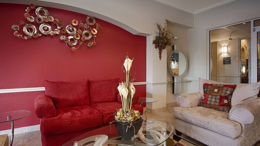 Фото Best Western Limestone Inn & Suites