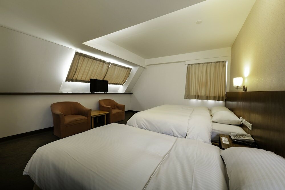 Фото New World Hotel