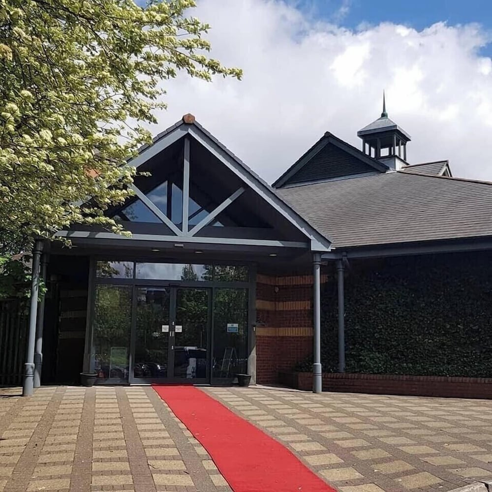 Фото Mercure Wigan Oak Hotel