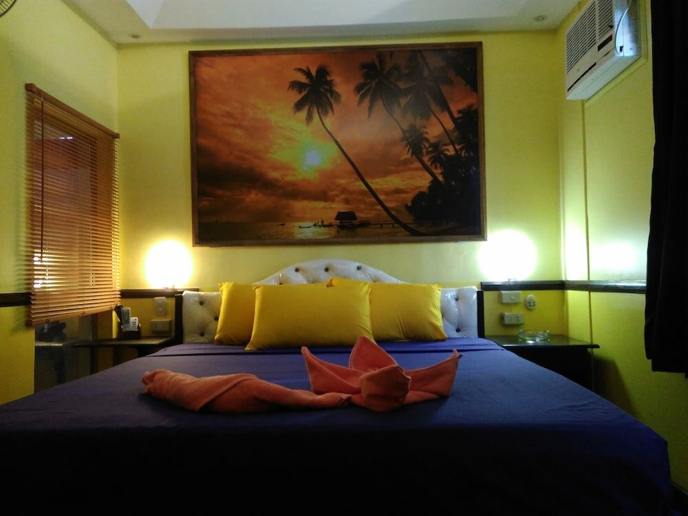 Фото Mango's Beachfront Resort