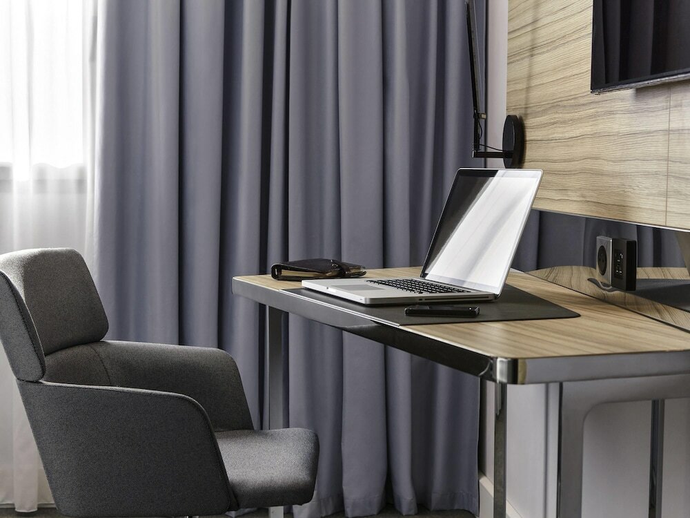 Фото Novotel London Canary Wharf