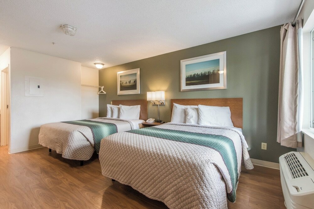 Фото HomeTowne Studios by Red Roof Fort Lauderdale