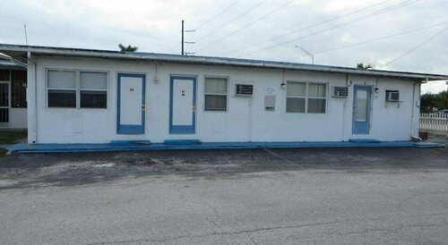 Гостиница Royal Palms Motel в Стюарте