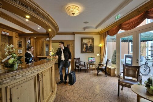 Гостиница Hotel zum Erdinger Weissbräu в Эрдинге