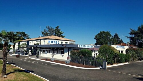 Гостиница Logis Le Capricorne в Марманде