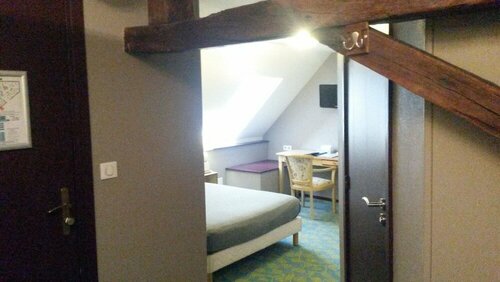 Гостиница Hotel de La Cloche в Доле