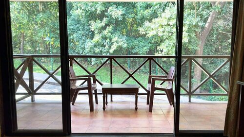 Гостиница The Upper Deck Resort в Лонавала