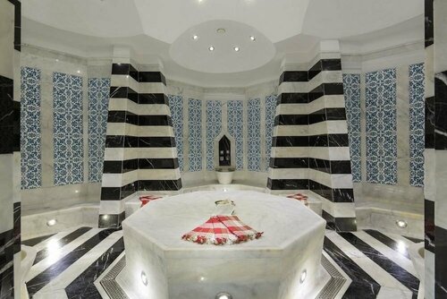 Гостиница DoubleTree by Hilton Hotel Kusadasi в Кушадасы