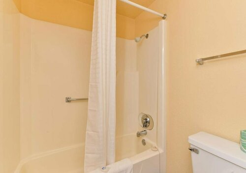 Гостиница Americas Best Value Inn - Mentor в Менторе
