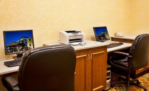 Гостиница Holiday Inn Express Hotel & Suites Port Richey, an Ihg Hotel в Спринг Хилл