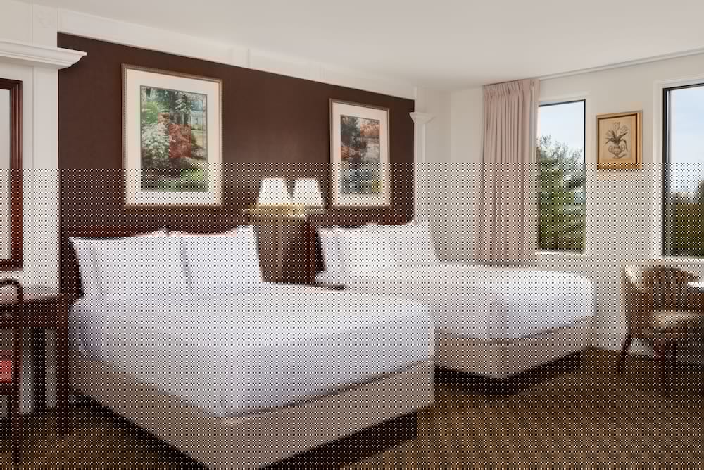 Фото The Grand Summit Hotel