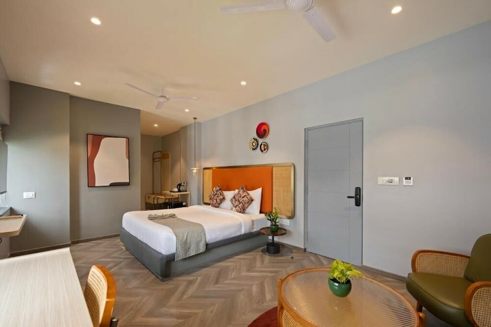 Фото La Serene Hotel