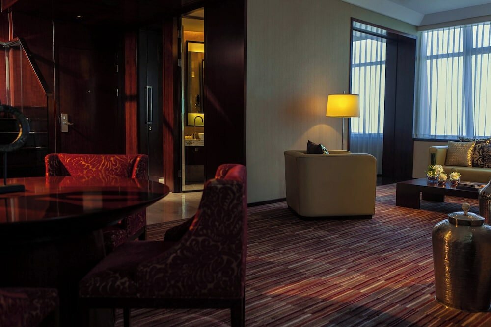 Фото Renaissance Shanghai Zhongshan Park Hotel