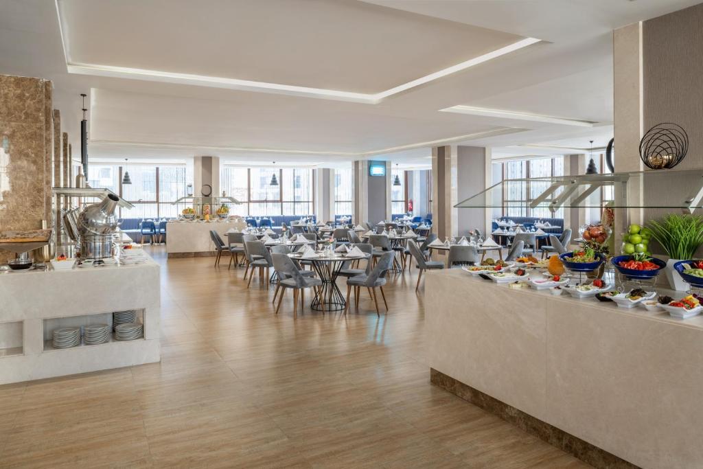 Фото Taiba Front Hotel