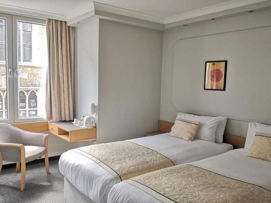 Фото Lancaster Hall Hotel London
