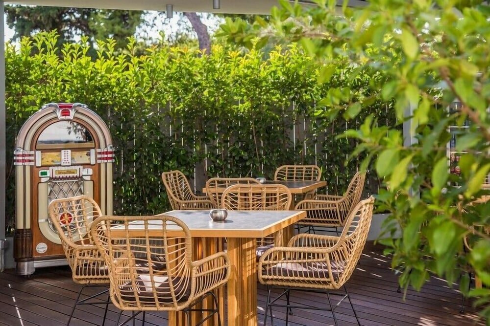 Glyfada Riviera Hotel - 5