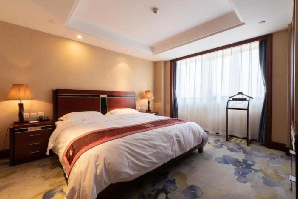 Фото Golden Ocean Hotel