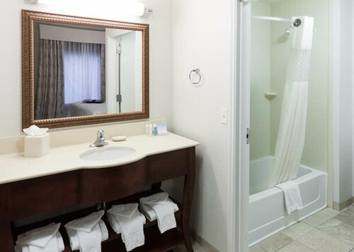 Гостиница Hampton Inn & Suites Westford-Chelmsford в Лоуэлле