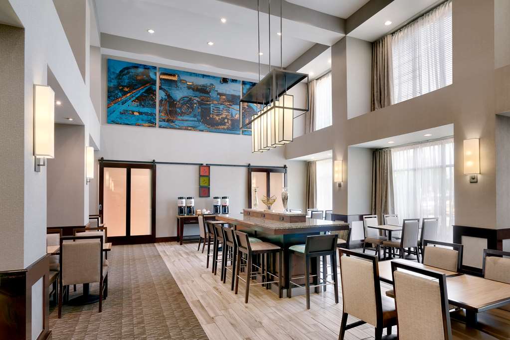 Фото Hampton Inn & Suites Ft. Worth-Burleson