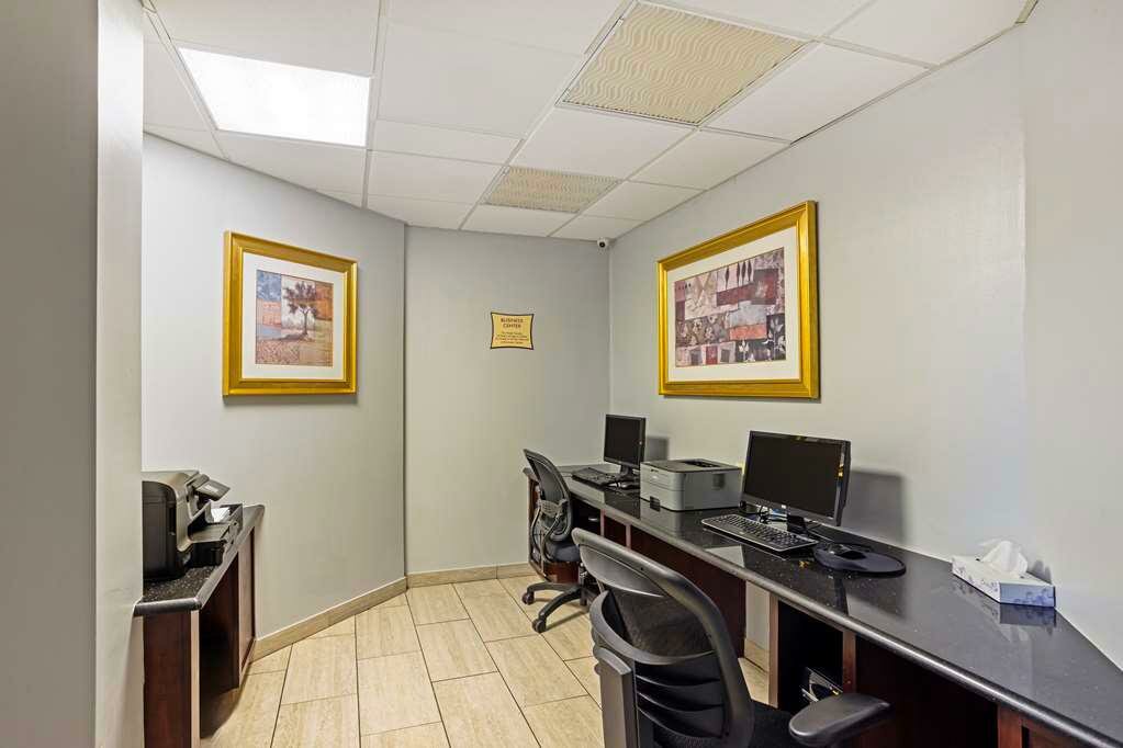 Фото Best Western Plus Reading Inn & Suites