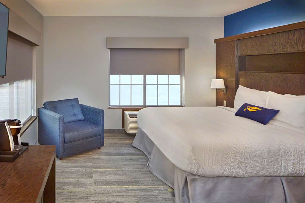 Фото Scholar Morgantown, Tapestry Collection by Hilton
