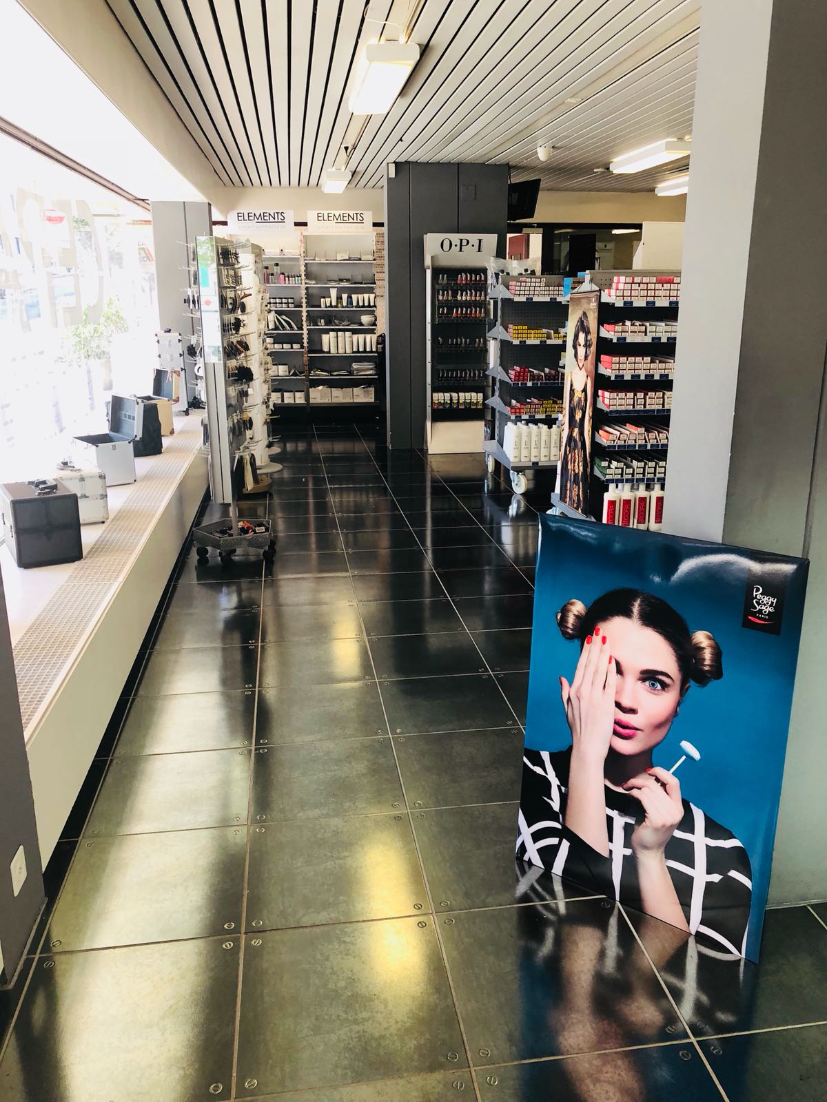 Cepaco Sa Lausanne Fournitures professionnelles pour Coiffeurs, Instituts de beauté et Ongleries