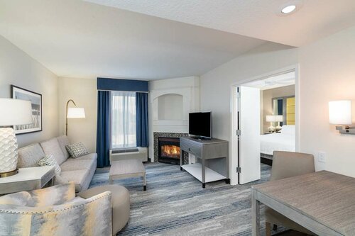 Гостиница Hampton Inn & Suites Amelia Island-Historic Harbor Front в Фернандина Бич