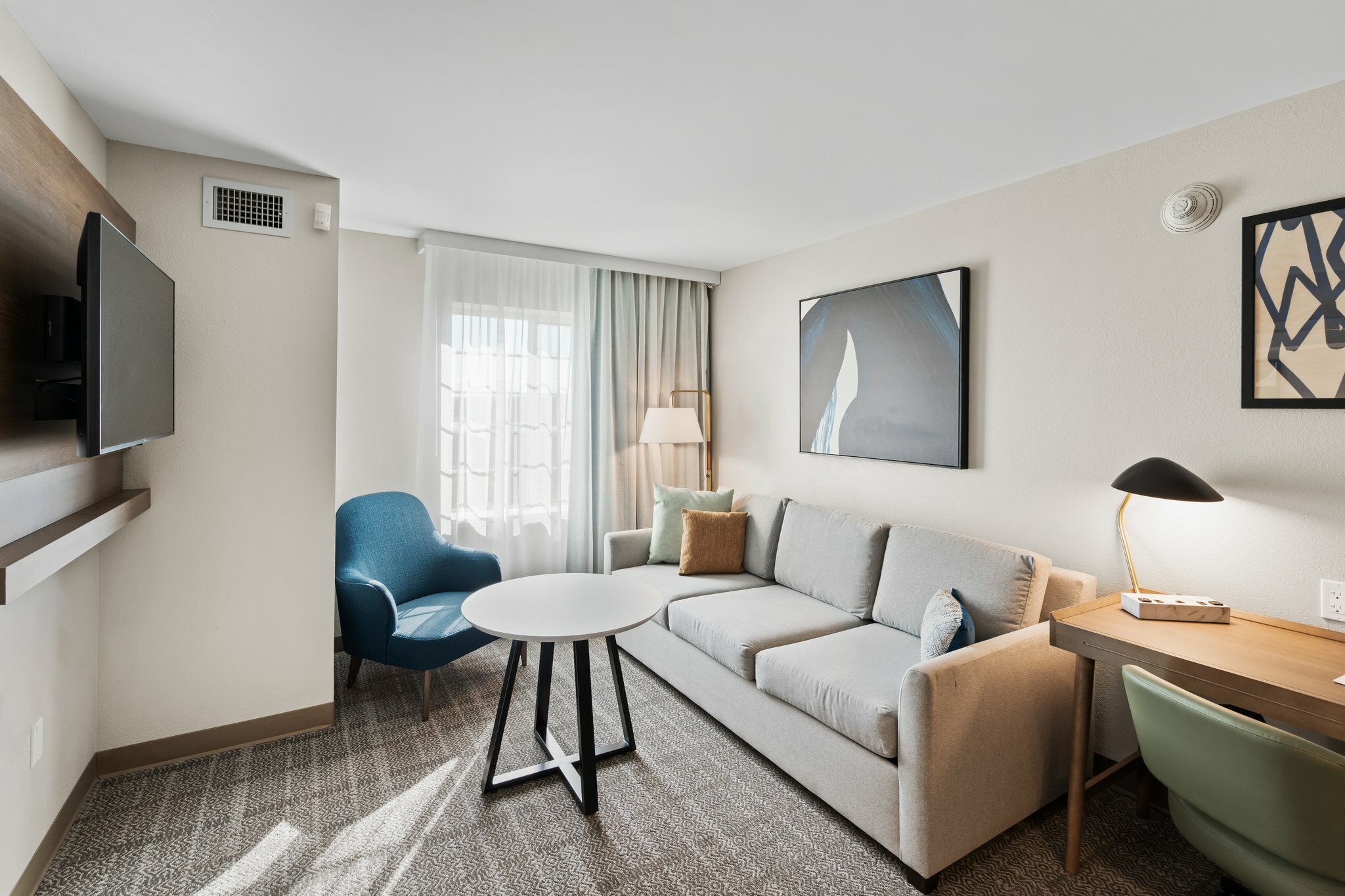 Фото Staybridge Suites North Brunswick, an Ihg Hotel
