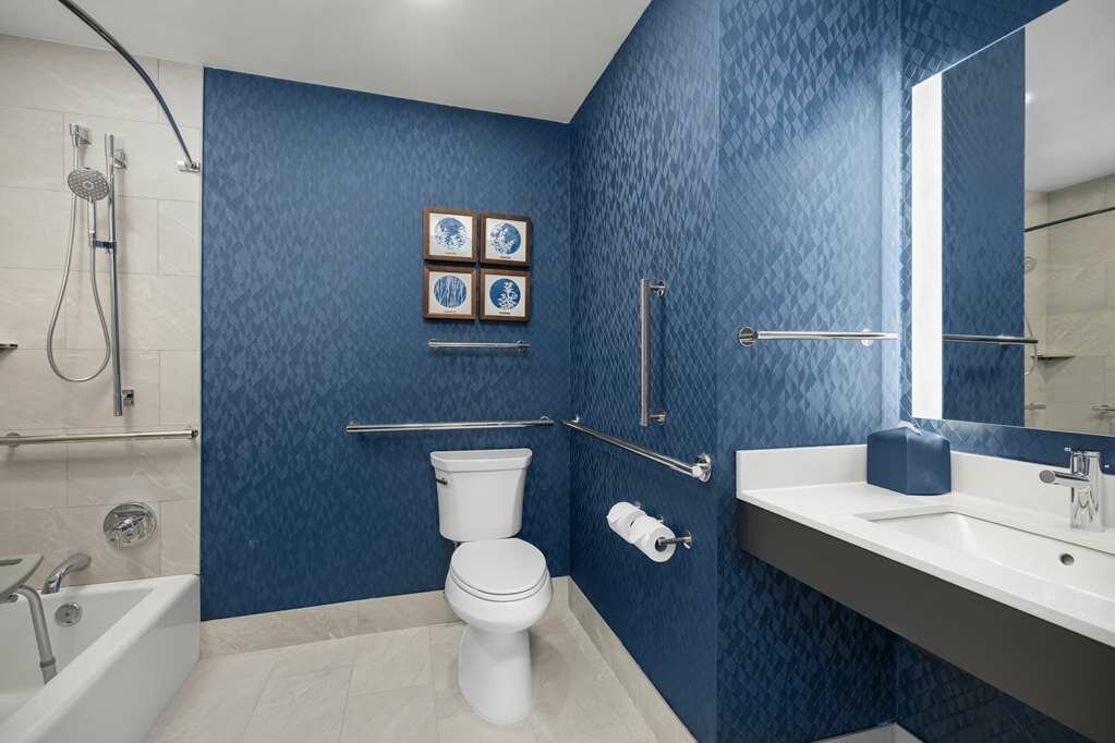 Фото Hotel Westport Kansas City, Tapestry Collection by Hilton