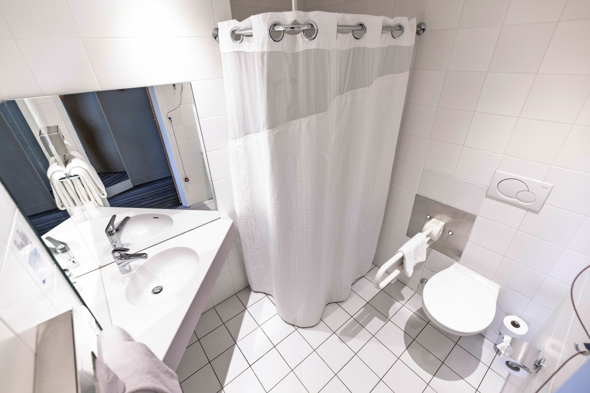Фото Holiday Inn Express Geneva Airport by IHG