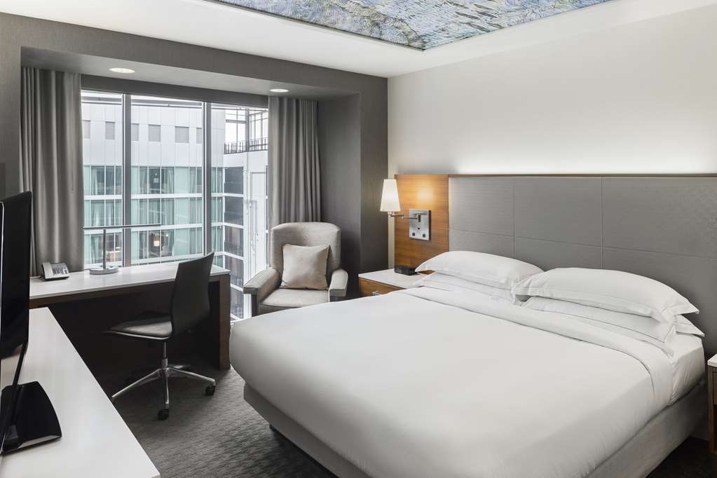 Фото Hilton Columbus Downtown