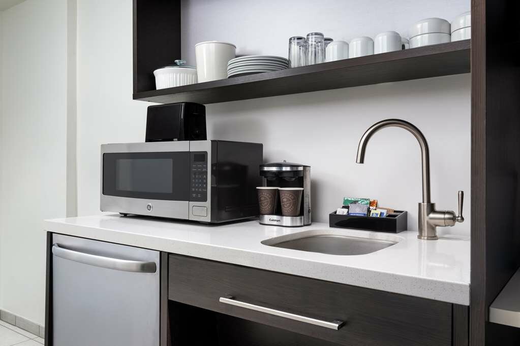 Фото Home2 Suites by Hilton Miramar Ft Lauderdale
