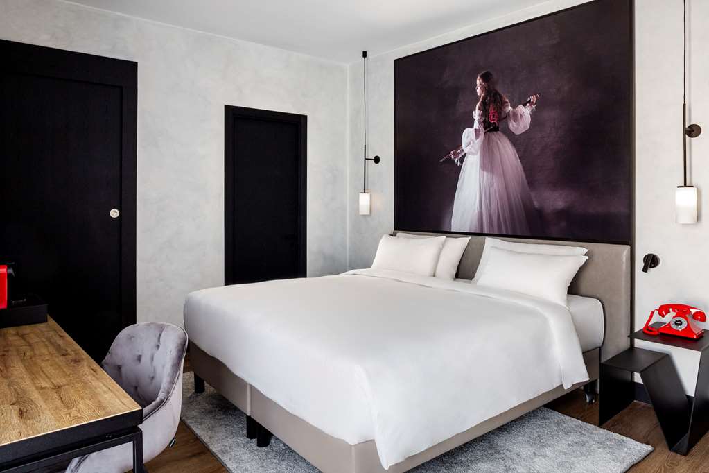 Фото Radisson Red Madrid